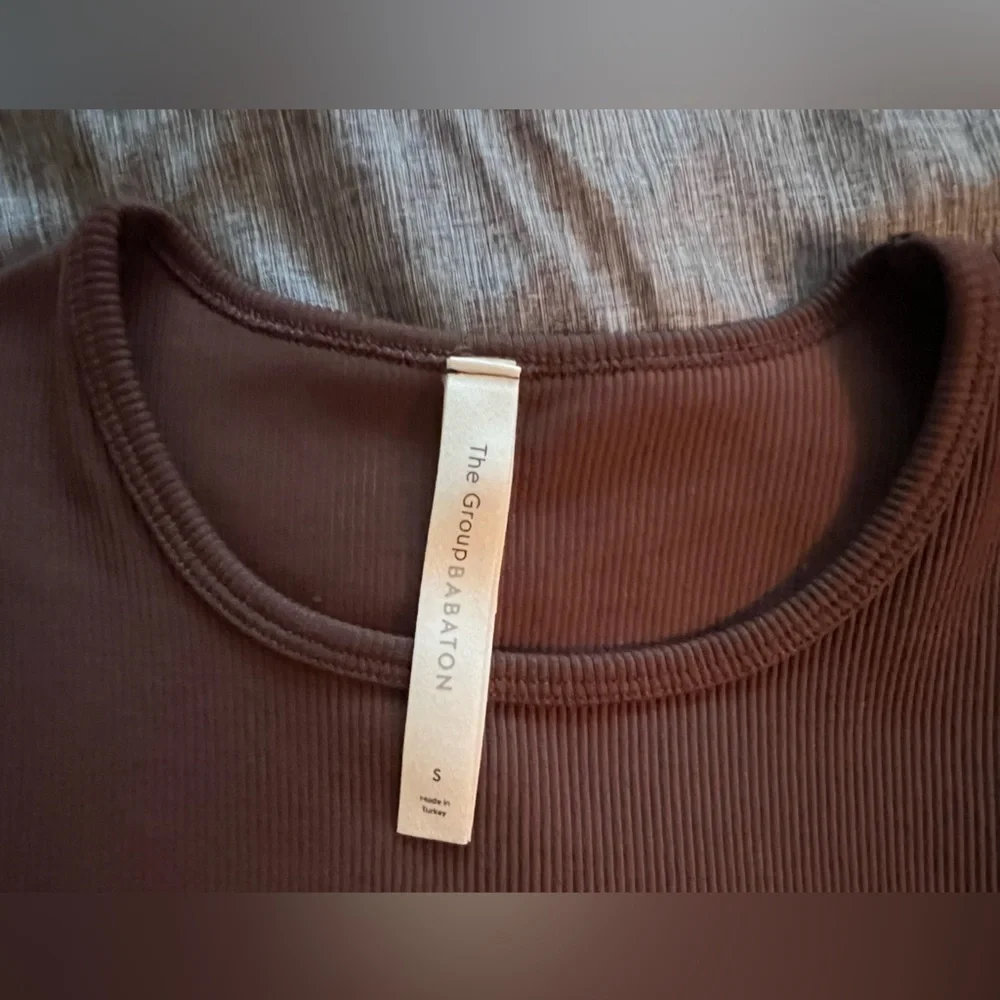 Aritzia The Group Babaton Brown Ribbed Knit Long Sleeve Size S
